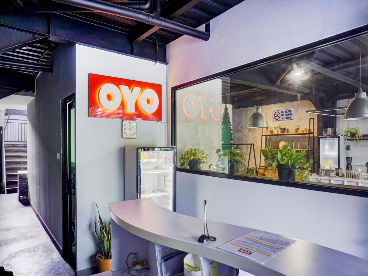 Hotel Oyo 1805 Fatmawati Mansion Syariah Yakarta Exterior foto